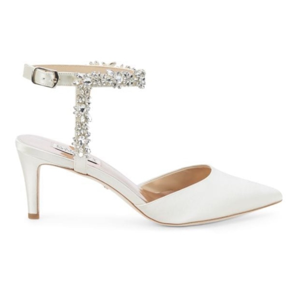 Badgley Mischka Ivory Esmeralda Heels